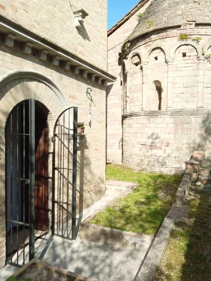 Residenza Messer Pajola Ассизи Экстерьер фото